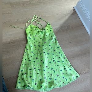 NWT Zara: Size medium, bright green with a floral print